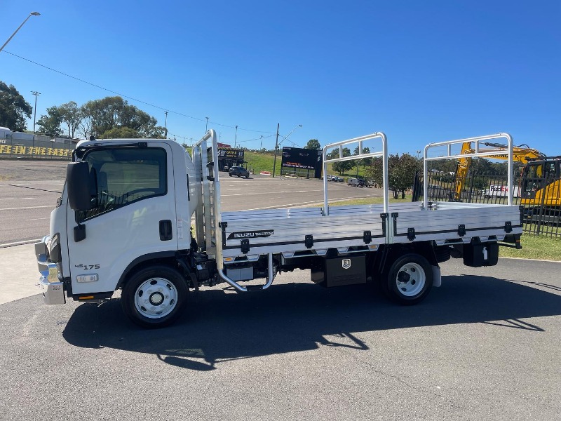 
								Isuzu NPR 45/65-175 MT D34 Trade Pack (2026) full									