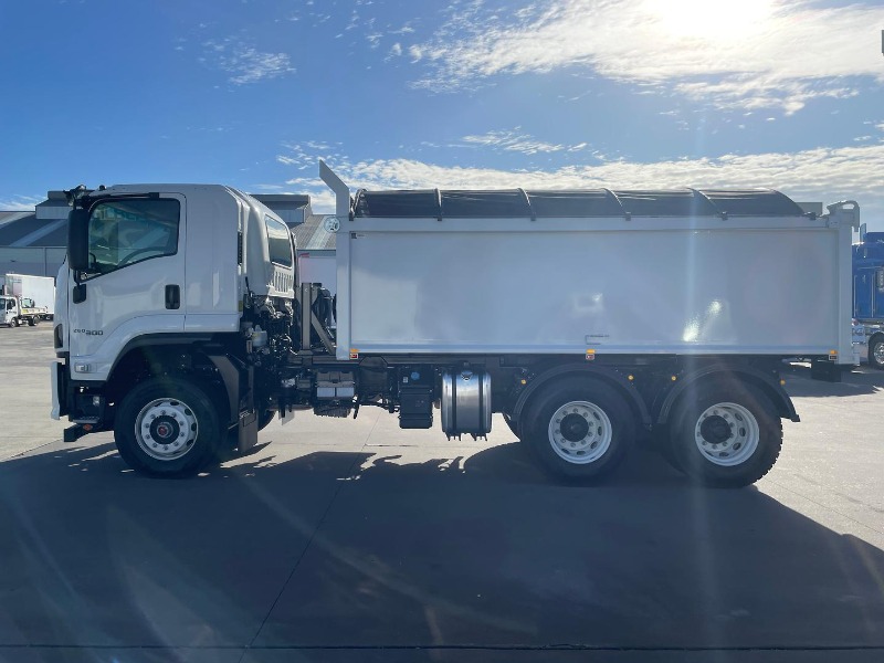 
								Isuzu F Series FVZ 260-300 AT R46 Custom Tipper (2025) full									