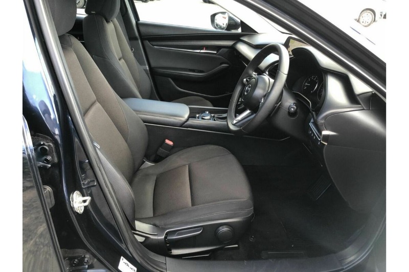 
								Mazda 3 G20 Evolve BP Series (2022) full									
