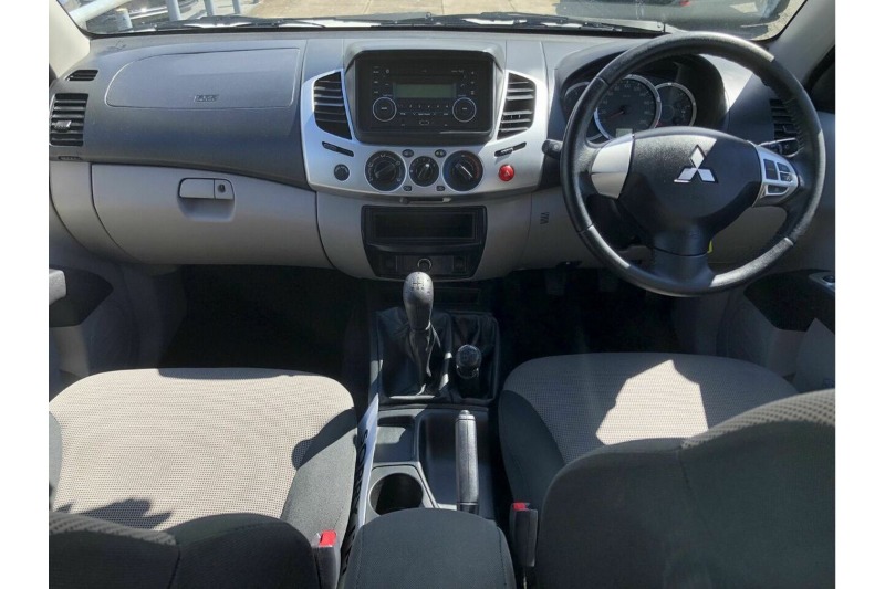 
								Mitsubishi Triton GL-R MN 4X4 (2012) full									