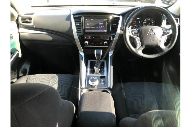 
								Mitsubishi Pajero Sport GLX QF (2020) full									