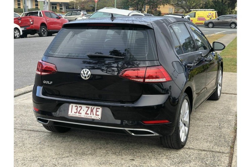 
								Volkswagen Golf 110TSI Highline 7.5 (2019 full									