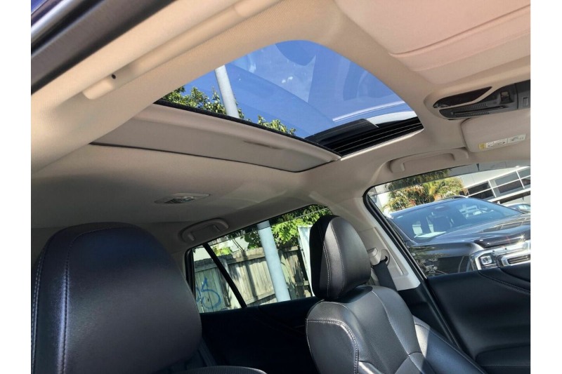 
								Subaru Outback AWD Touring 6GEN (2023) full									