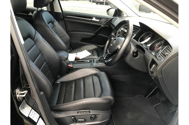 
								Volkswagen Golf 110TSI Highline 7.5 (2019 full									