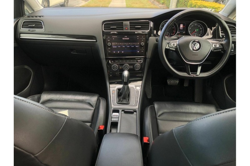 
								Volkswagen Golf 110TSI Highline 7.5 (2019 full									