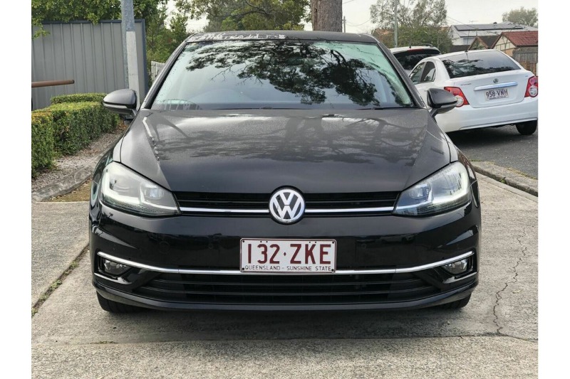 
								Volkswagen Golf 110TSI Highline 7.5 (2019 full									