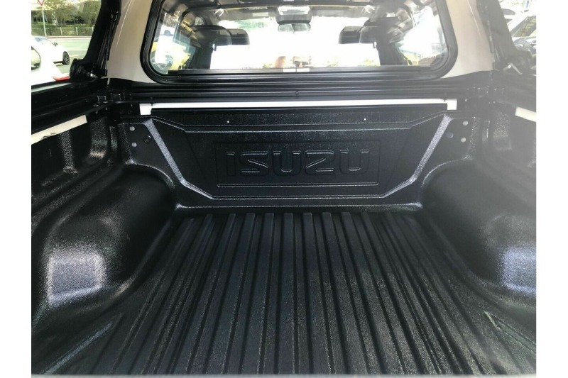 
								Isuzu D-MAX X-TERRAIN 4X4 (2021) full									