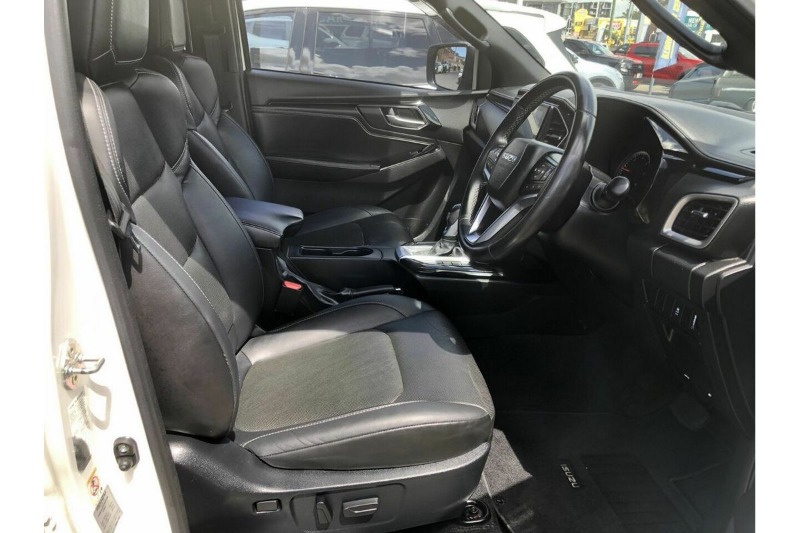 
								Isuzu D-MAX X-TERRAIN 4X4 (2021) full									