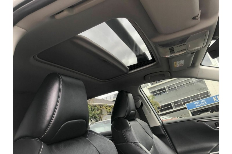
								Toyota RAV4 Cruiser AXAH54R (2021) full									