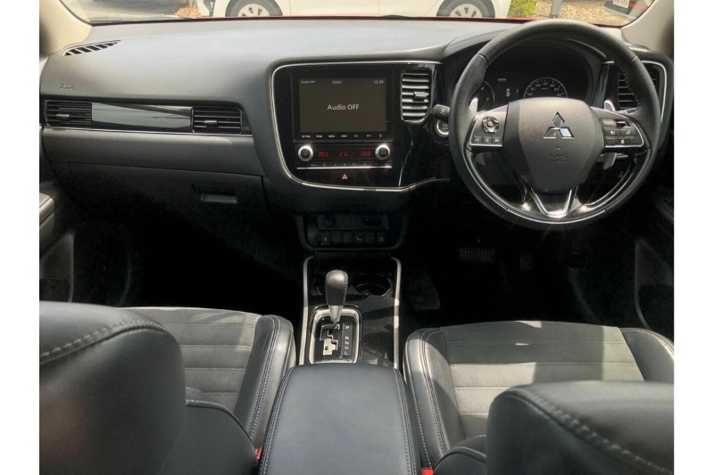
								Mitsubishi Outlander LS ZL (2021) full									