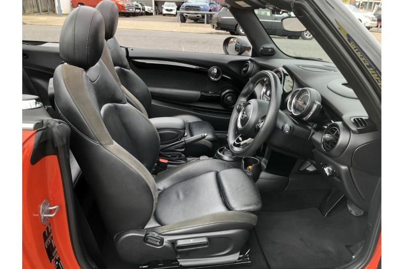 
								MINI Convertible Cooper S F57 LCI (2018) full									