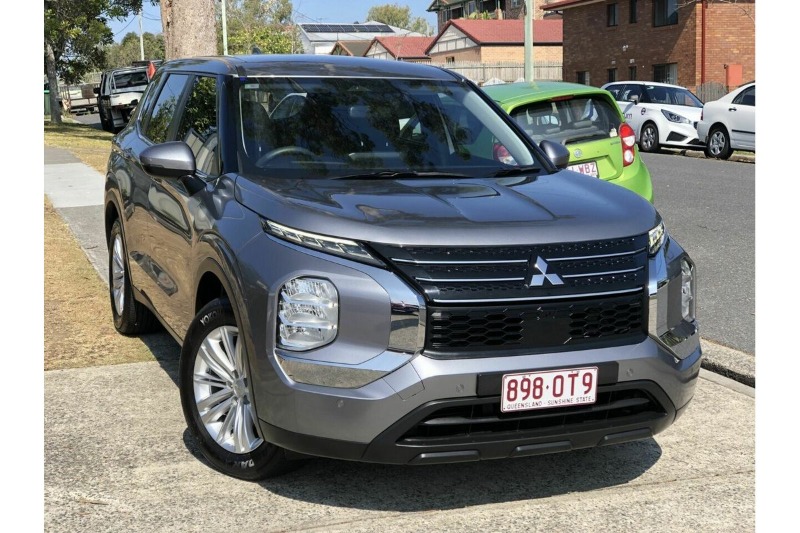 
								Mitsubishi Outlander ES ZM (2021) full									