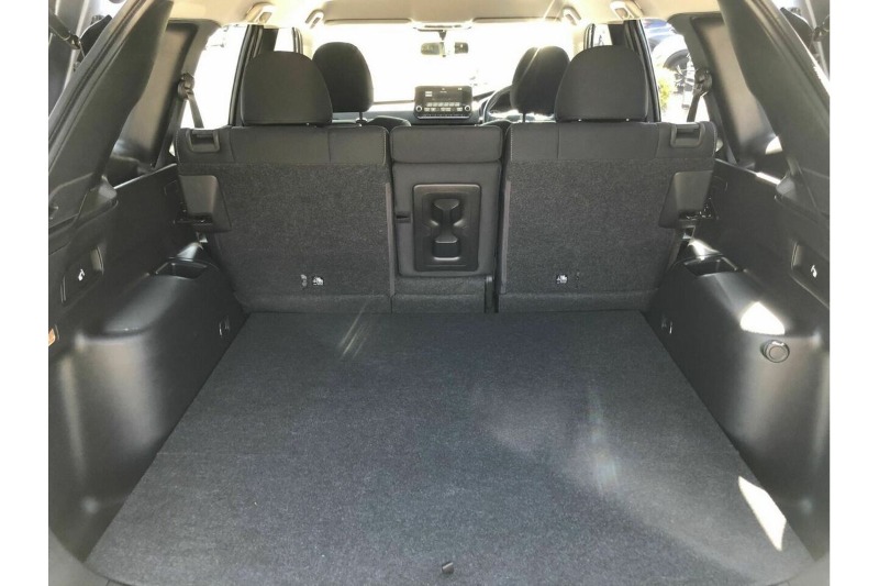 
								Mitsubishi Outlander ES ZM (2021) full									