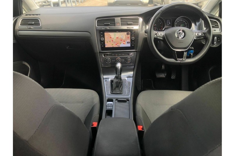 
								Volkswagen Golf 110TSI Comfortline 7.5 (2017) full									