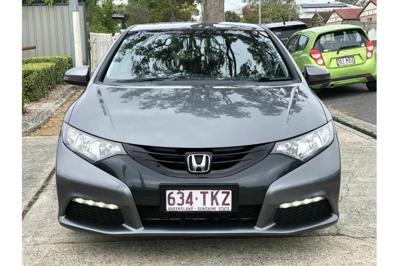 
								Honda Civic VTi-S 9th Gen (2013) full									