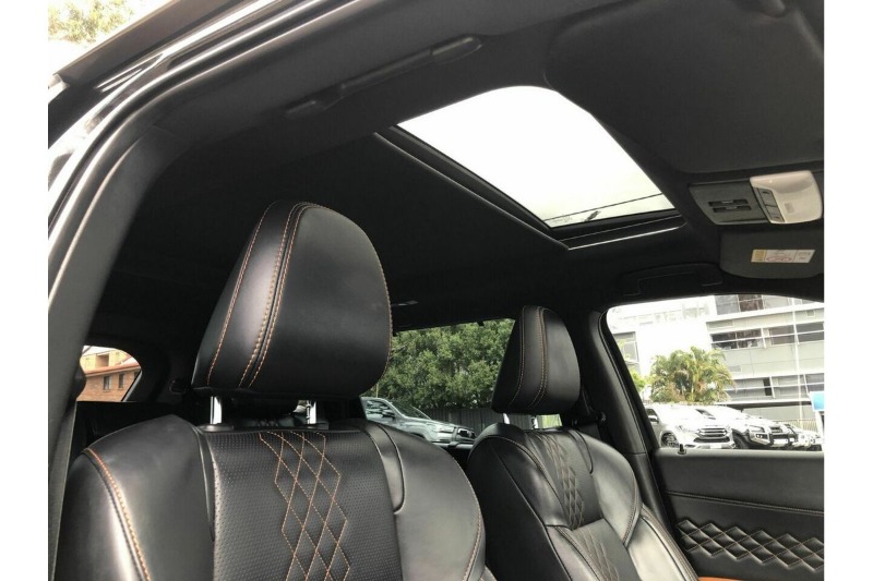 
								Mitsubishi Outlander Exceed Tourer ZM (2022) full									