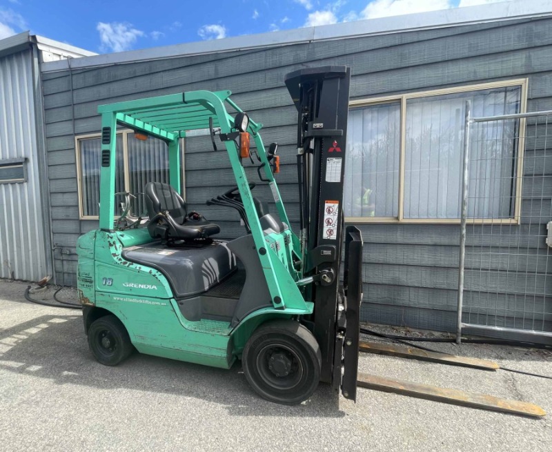 
								Mitsubishi 1800kg LPG forklift with 4700mm 3 stage mast, sideshift, & fork positioner full									