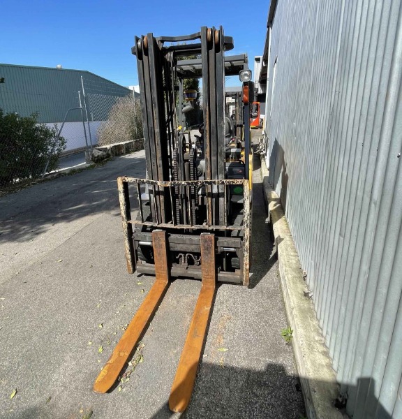 
								TCM 2500kg LPG forklift with 4800mm 3 stage mast & sideshift full									