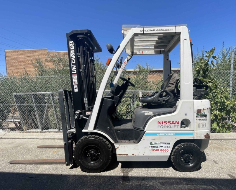 
								Nissan 1800kg LPG forklift with 4750mm 3 stage mast & sideshift full									