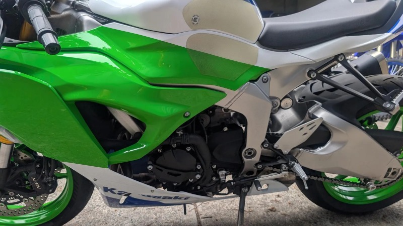 
								2024 Kawasaki 636CC NINJA ZX-6R (636) KRT EDITION SPORTS full									