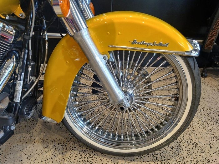 
								Harley-Davidson Heritage Softail Classic 1690 (FLSTC) Softail full									