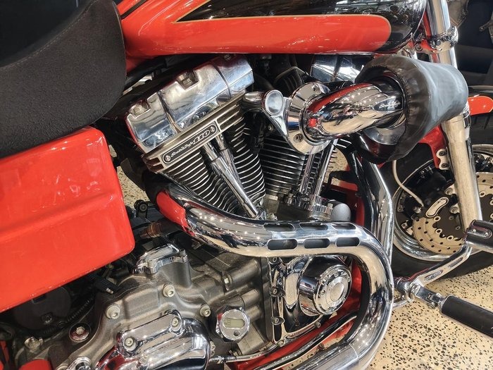 
								Harley-Davidson CVO Dyna Fat Bob (FXDFSE) CVO full									