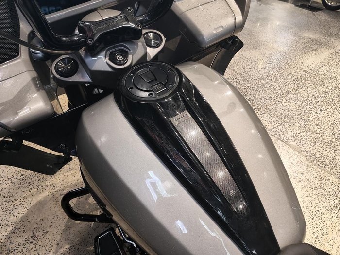 
								Harley-Davidson CVO Road Glide 121 (FLTRXSE) Touring full									