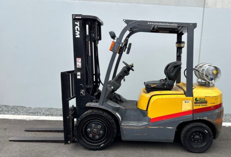 TCM 3000kg LPG with 4800mm mast