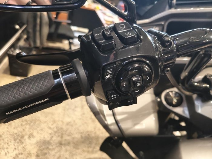 
								Harley-Davidson CVO Road Glide 121 (FLTRXSE) Touring full									