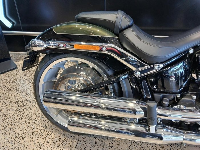 
								Harley-Davidson Fat Boy 117 (FLFB) Softail full									