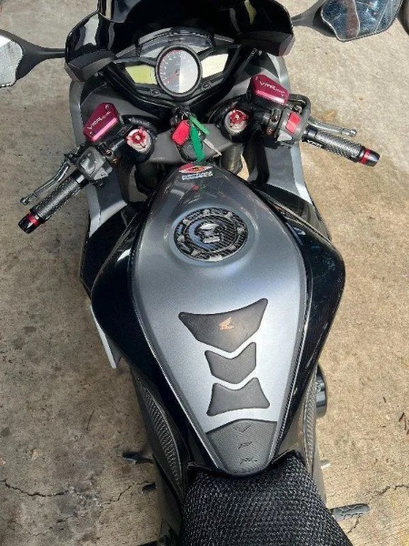 
								2011 Honda 1200CC VFR1200F Road full									