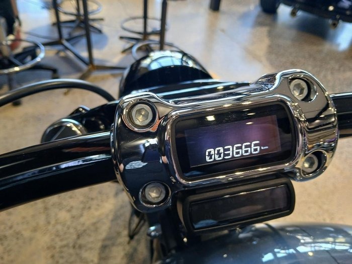 
								Harley-Davidson Breakout 114 (FXBRS) Softail full									