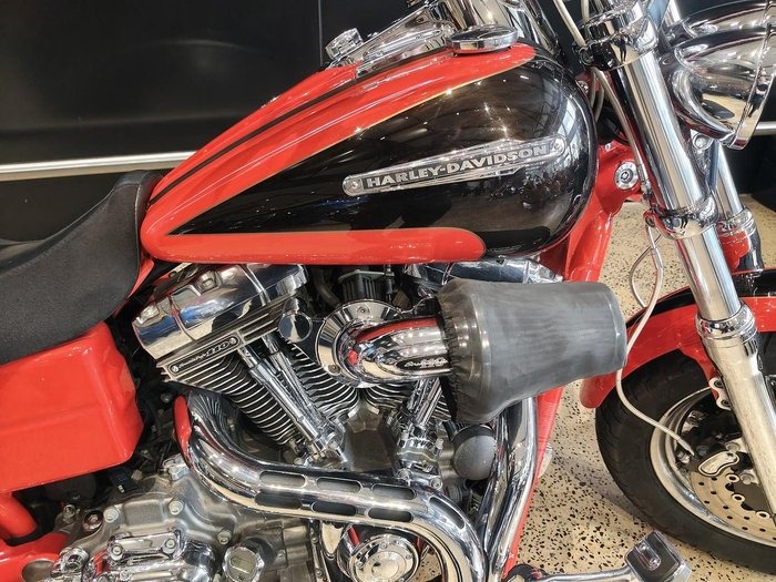 
								Harley-Davidson CVO Dyna Fat Bob (FXDFSE) CVO full									