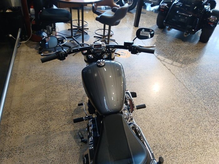 
								Harley-Davidson Breakout 114 (FXBRS) Softail full									