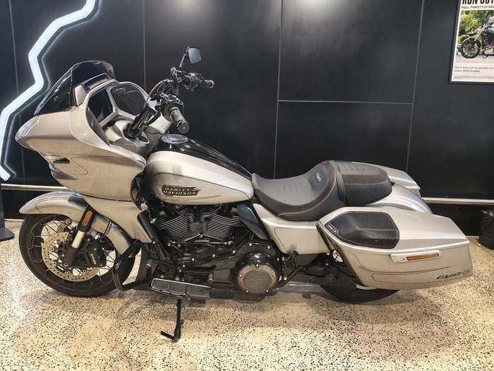 
								Harley-Davidson CVO Road Glide 121 (FLTRXSE) Touring full									