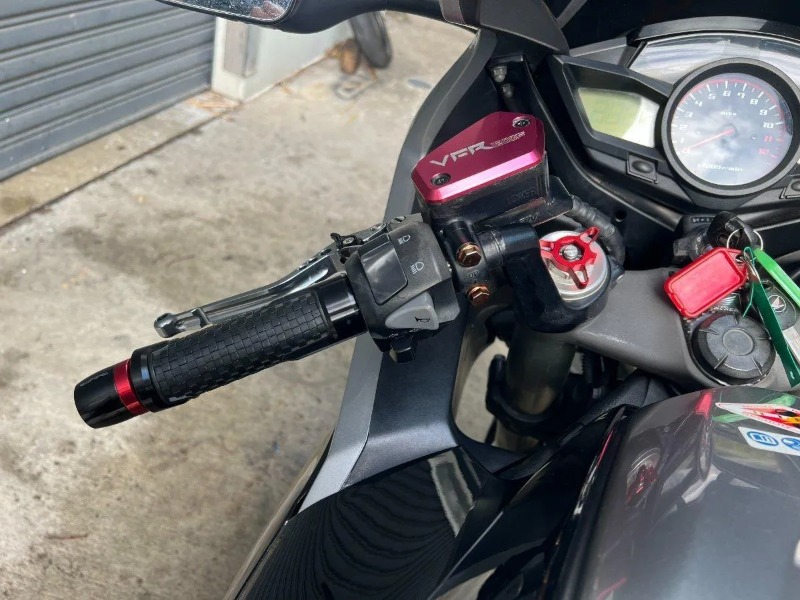 
								2011 Honda 1200CC VFR1200F Road full									