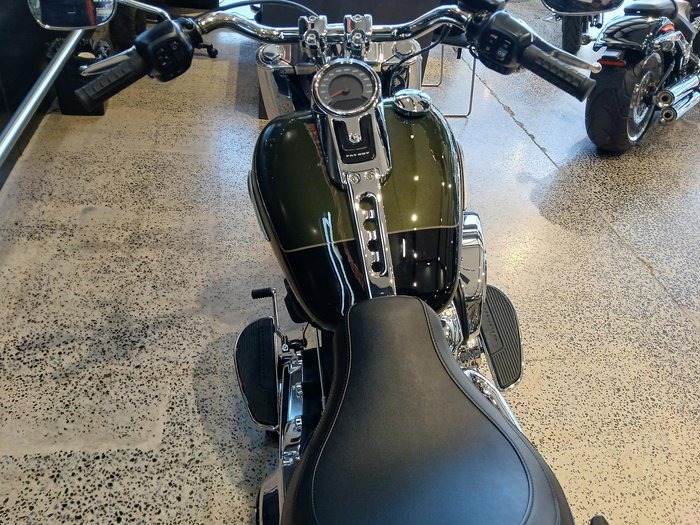 
								Harley-Davidson Fat Boy 117 (FLFB) Softail full									