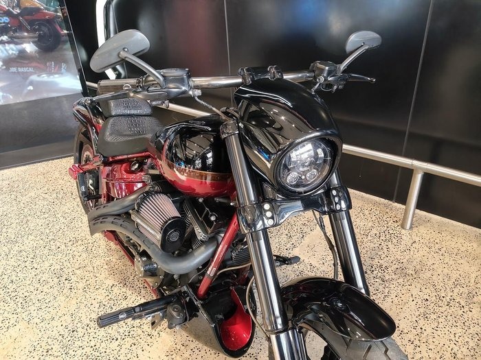 
								Harley-Davidson CVO Pro Street Breakout (FXSE) CVO full									