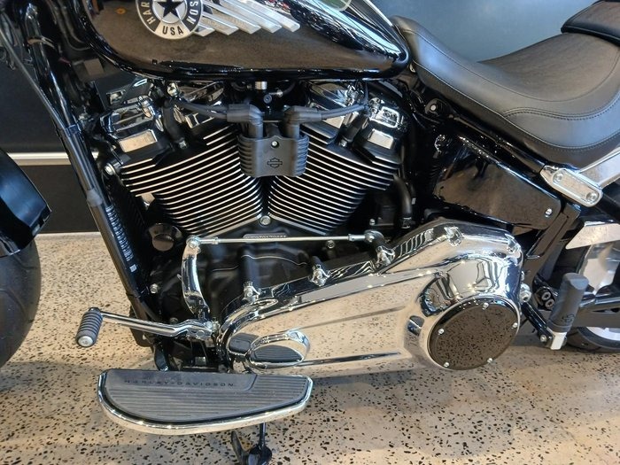 
								Harley-Davidson Fat Boy 117 (FLFB) Softail full									