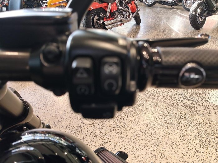 
								Harley-Davidson CVO Pro Street Breakout (FXSE) CVO full									