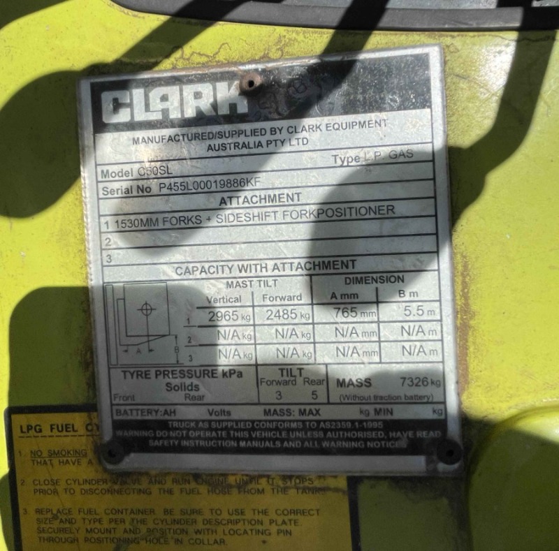 
								Clark 5000kg capacity LPG forklift with 5500mm 3 stage mast, sideshift, & fork positioner full									