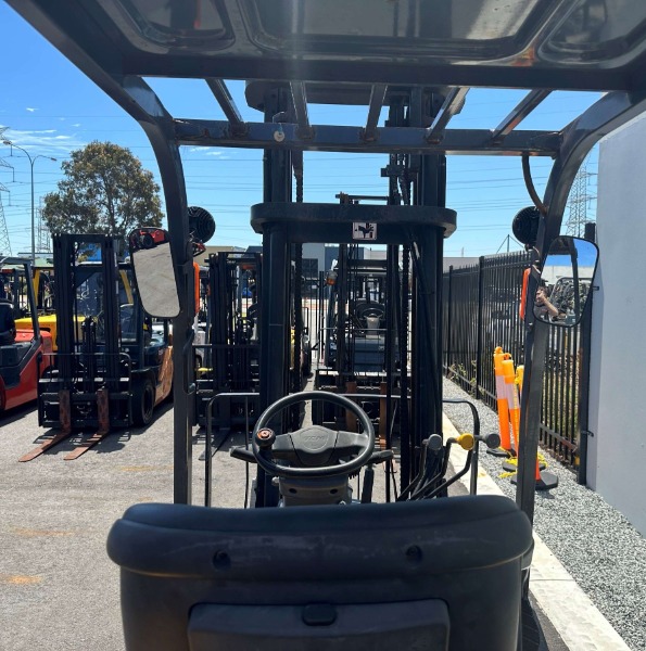 
								TCM 2500kg LPG with 4000mm mast full									