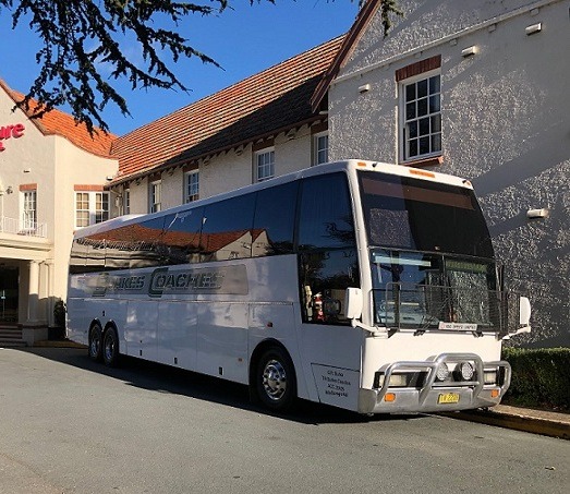 1998 Autobus Hi Deck 13.5, manual 54 passenger lap sash seat belted and toilet equipped coach