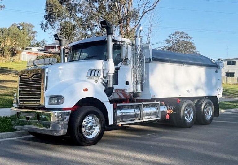2014 Mack Super-Liner