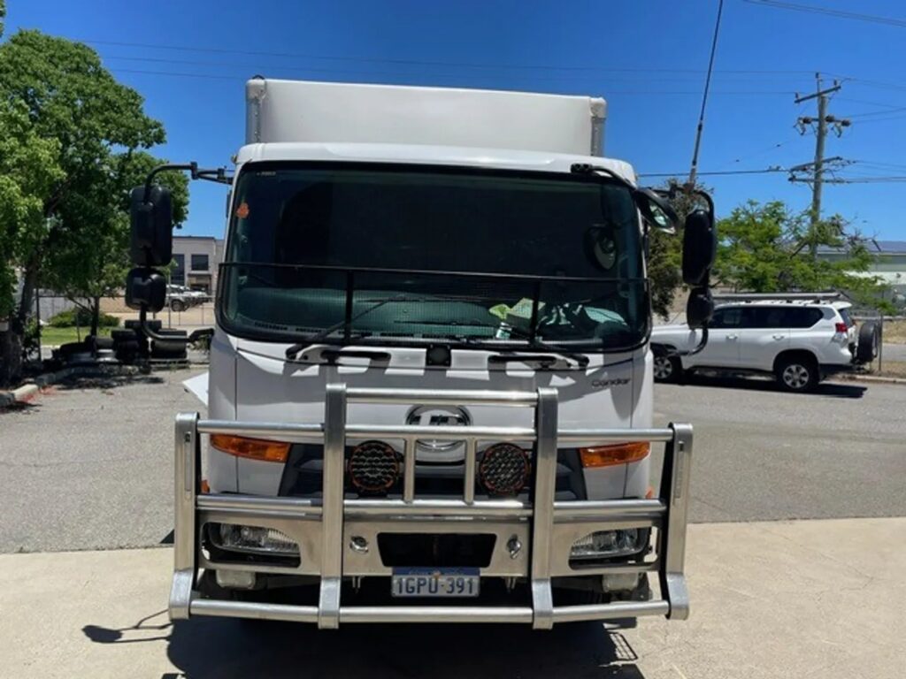 2018 UD Trucks MK11250 Race Transporter MX