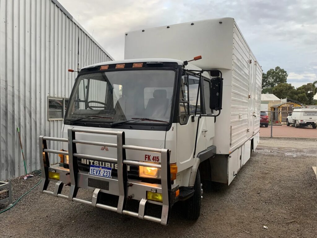 1985 Fuso FK415 Transporter