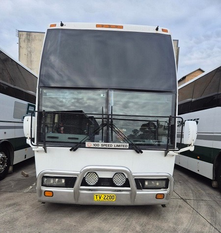 
								1998 Autobus Hi Deck 13.5, manual 54 passenger lap sash seat belted and toilet equipped coach full									