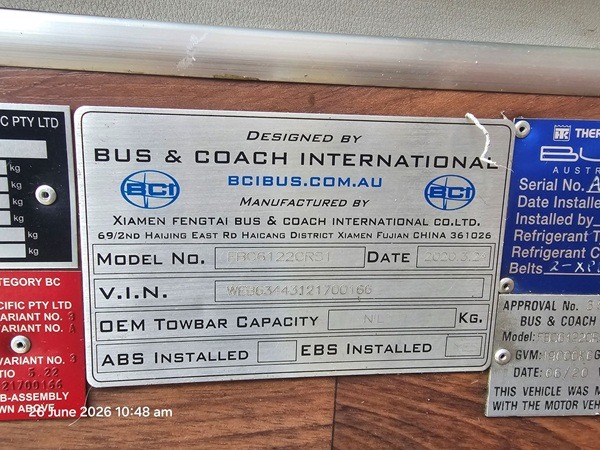 
								2020 Mercedes Benz 0500RF automatic 48 passenger toilet and wheelchair lift equipped coach full									