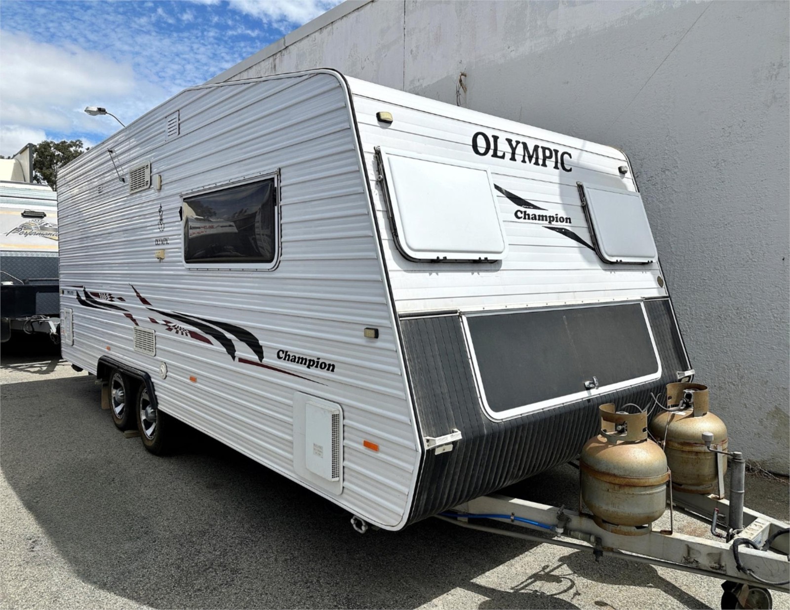 
								2011 Olympic Champion Ensuite full									
