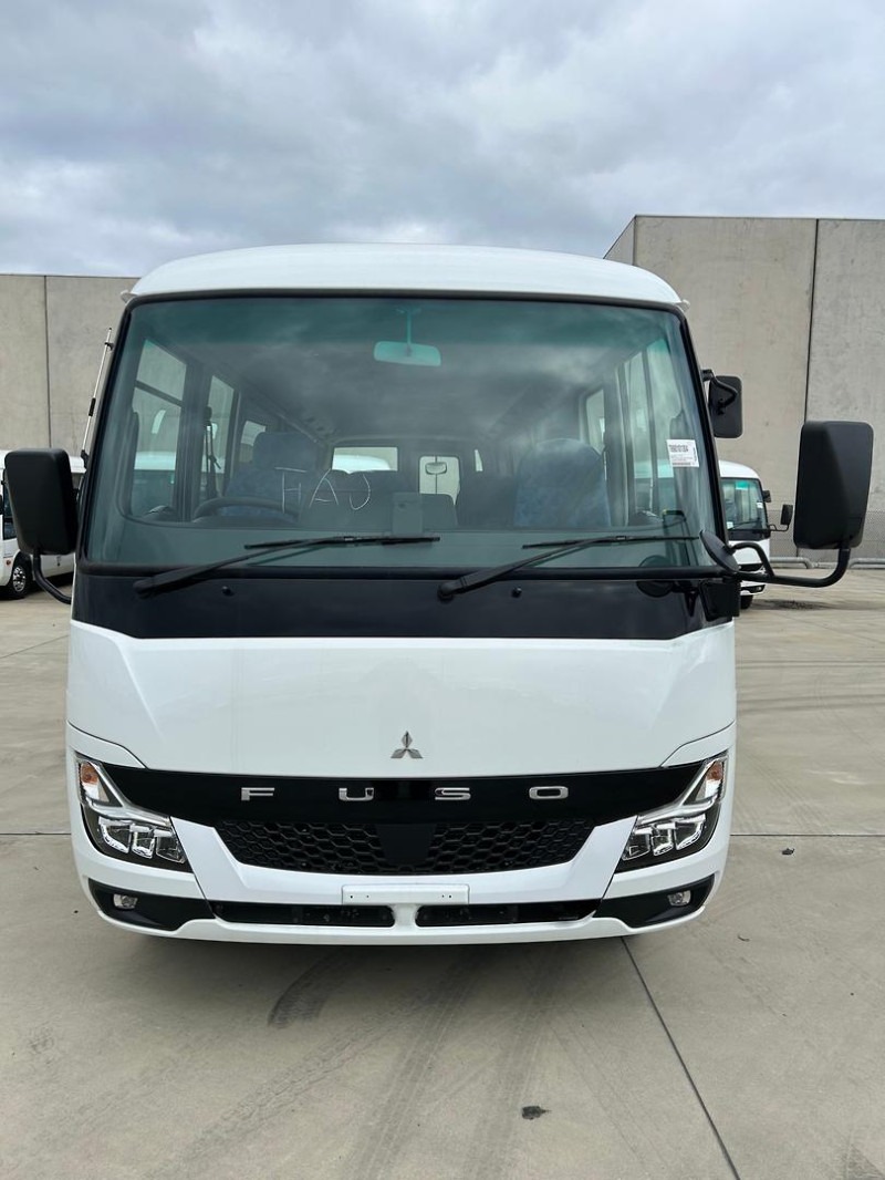 
								2026 Mitsubishi Fuso Rosa 22 Seat Deluxe full									